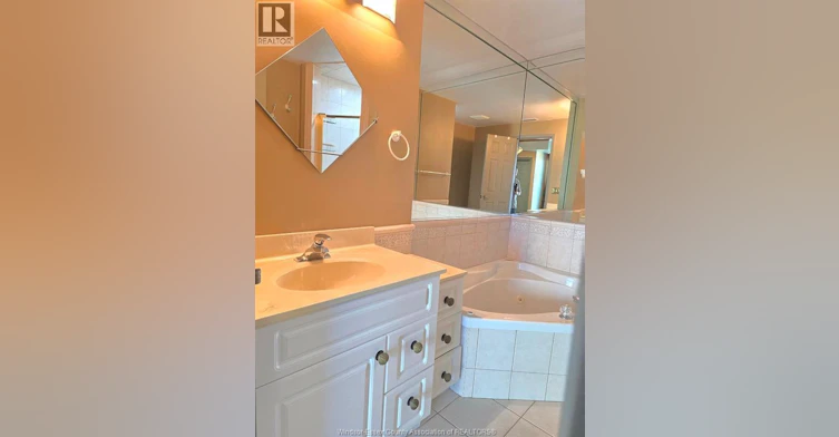 1004-4789 Riverside, Windsor, ON, N8Y 5A2 - 12