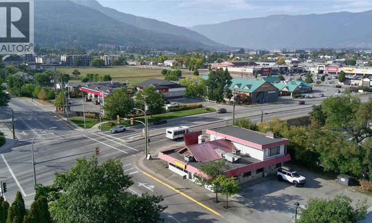 21-61 NW Shuswap Street
