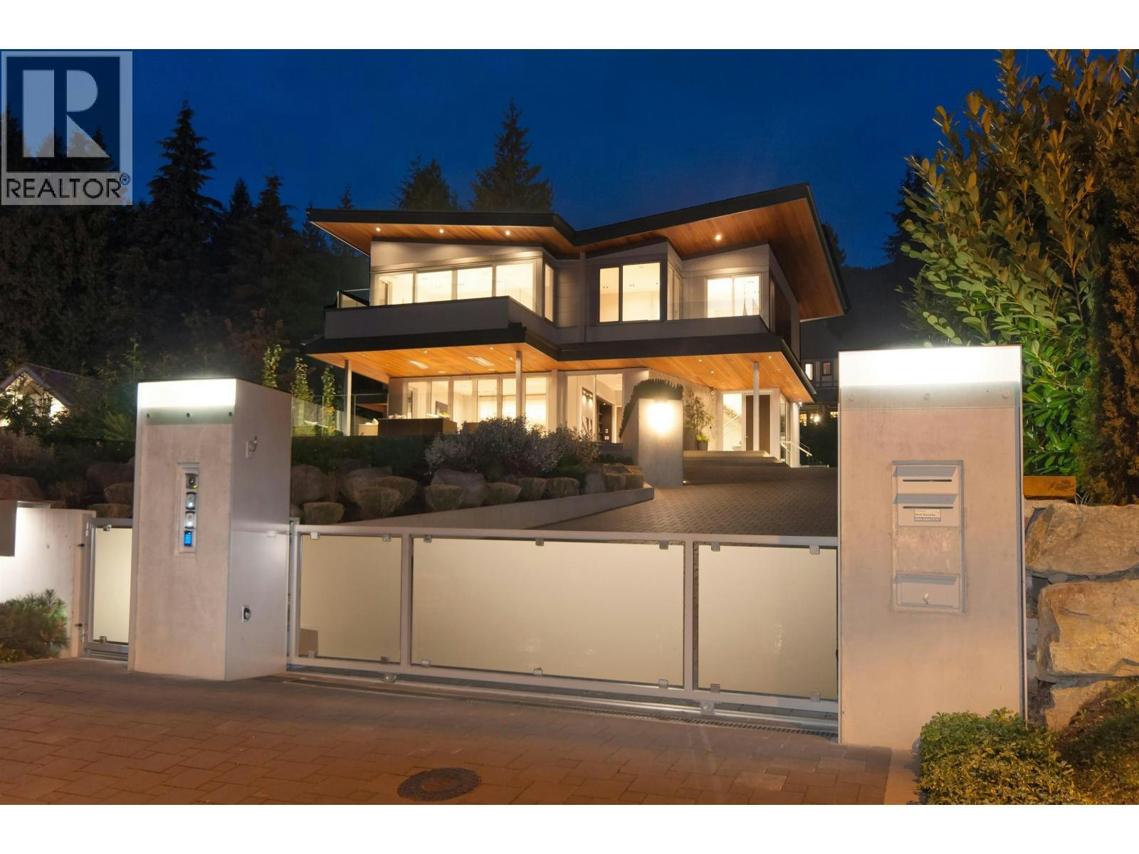3023 Mathers Avenue, West Vancouver, BC, V7V 2K3