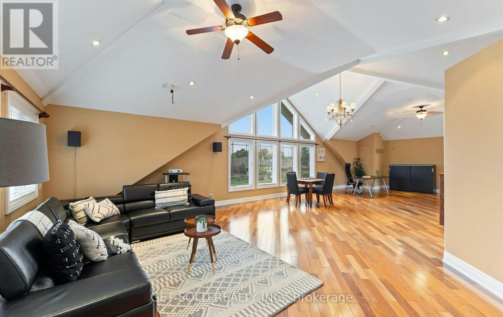 19 Feller Road, Toronto, ON, M9R 3R9