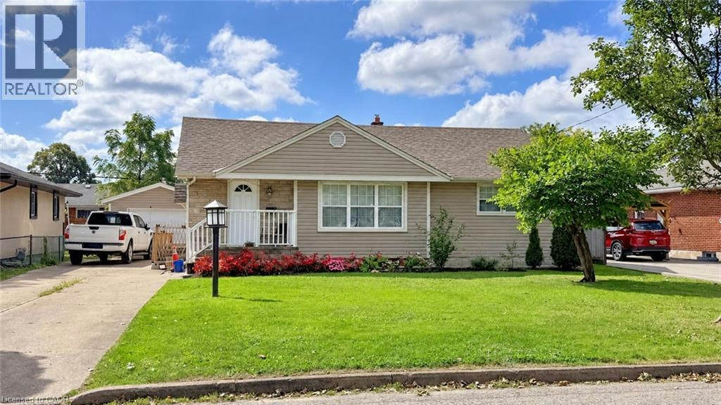 12 Roseland Avenue, St. Catharines, ON, L2M 5Z2