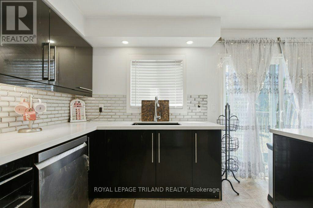 270 Leaksdale Circle SOUTH, London, ON, N6M 1K3 - 16