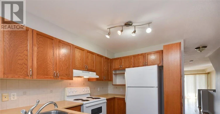 386 Crownridge Drive, Ottawa, ON, K2M 3A4 - 6