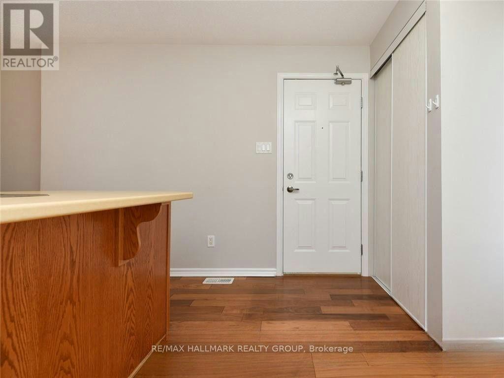 386 Crownridge Drive, Ottawa, ON, K2M 3A4 - 3