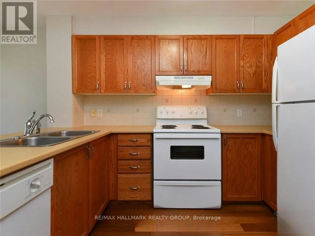 386 Crownridge Drive, Ottawa, ON, K2M 3A4 - 7