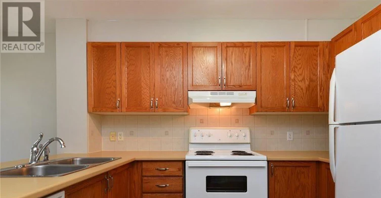 386 Crownridge Drive, Ottawa, ON, K2M 3A4 - 7