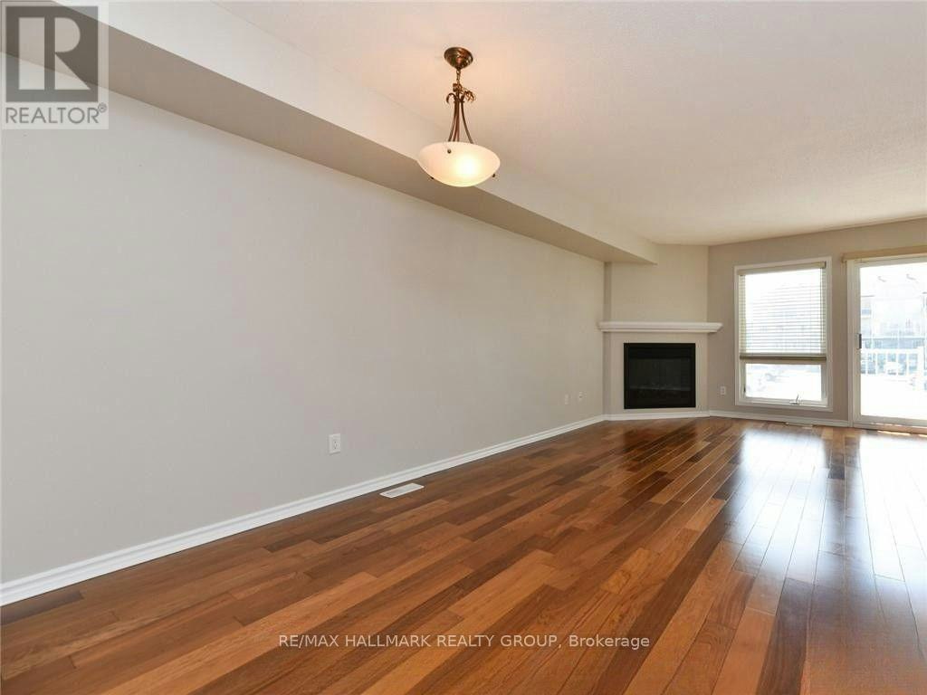 386 Crownridge Drive, Ottawa, ON, K2M 3A4 - 9
