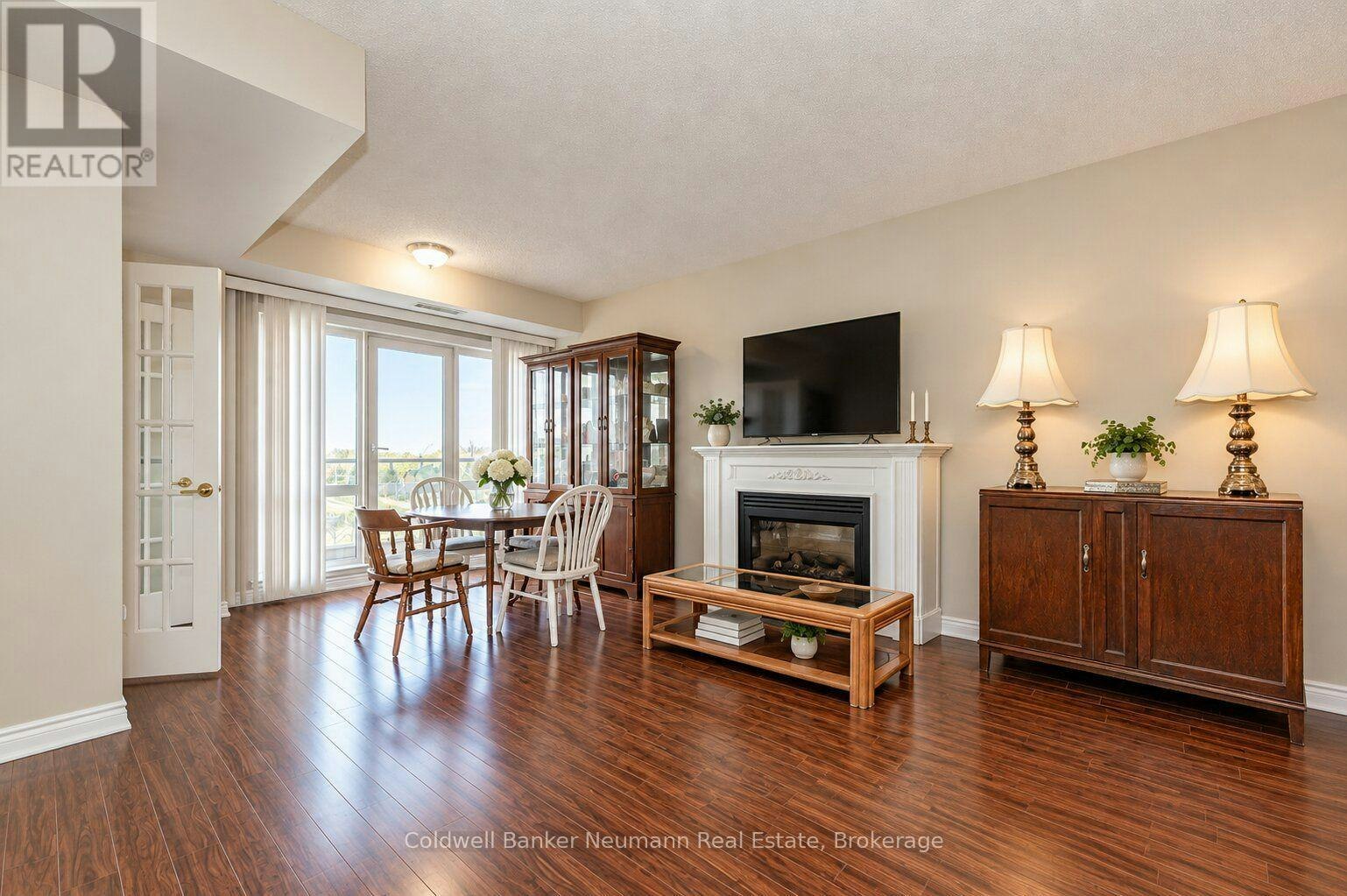 409-60 Old Mill Road, Oakville, ON, L6J 7V9
