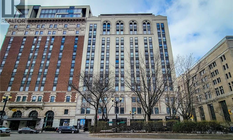 912-112 King Street E