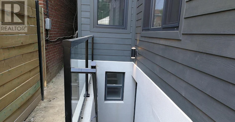 LOWUNIT-246 Lippincott Street, Toronto, ON, M5S 2P5 - 2