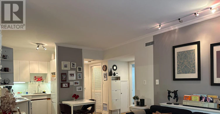 002-60 Kippendavie Avenue, Toronto, ON, M4L 3R5 - 3