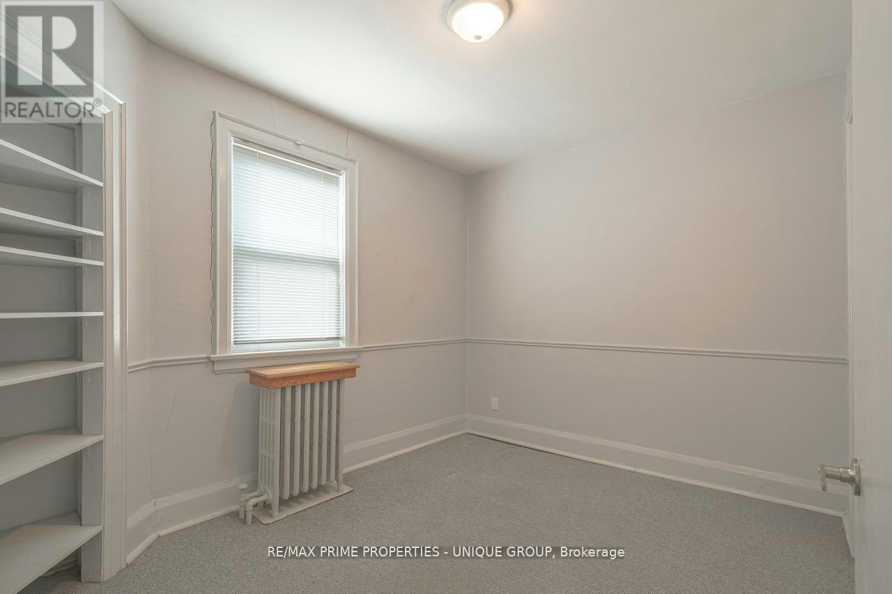 MAIN-1 Bonfield Avenue, Toronto, ON, M4E 1B9 - 6
