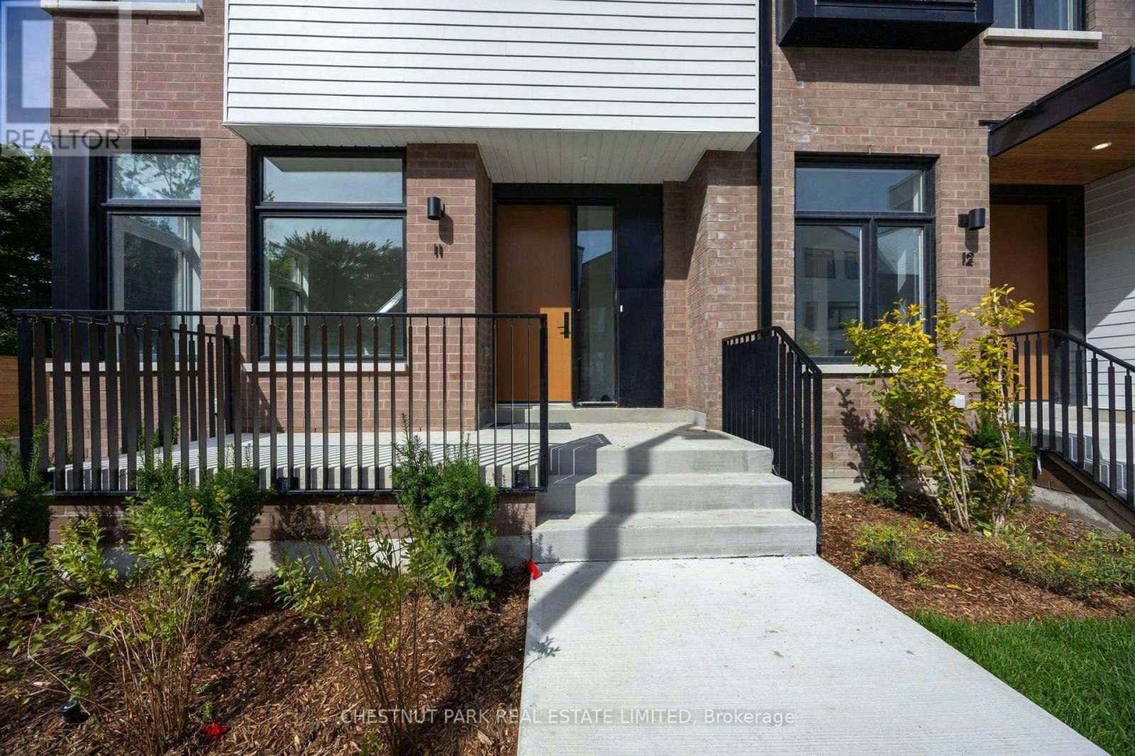 11-20 Lou Parsons Way, Mississauga, ON, L5H 0B2 - 2
