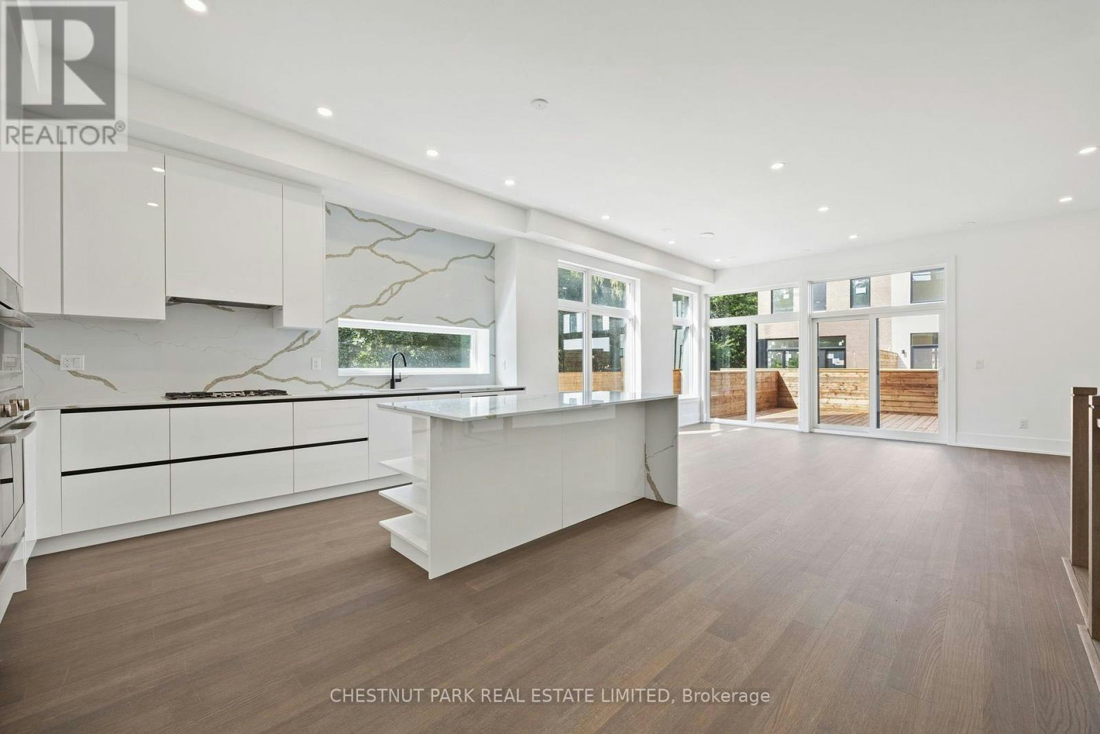 11-20 Lou Parsons Way, Mississauga, ON, L5H 0B2 - 3