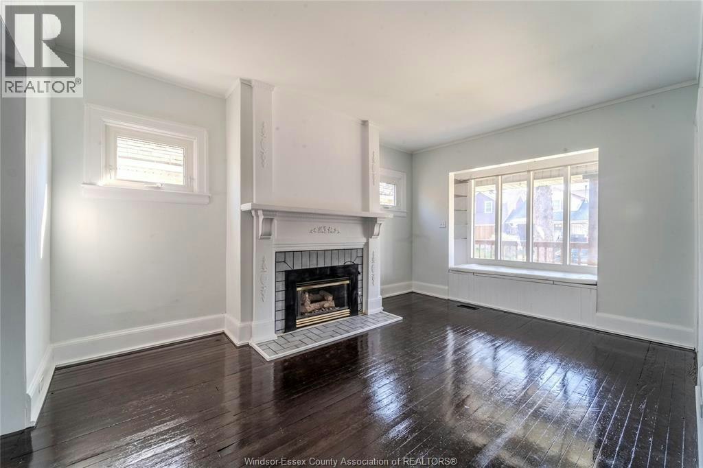 966 Curry Avenue, Windsor, ON, N9B 2C5 - 2