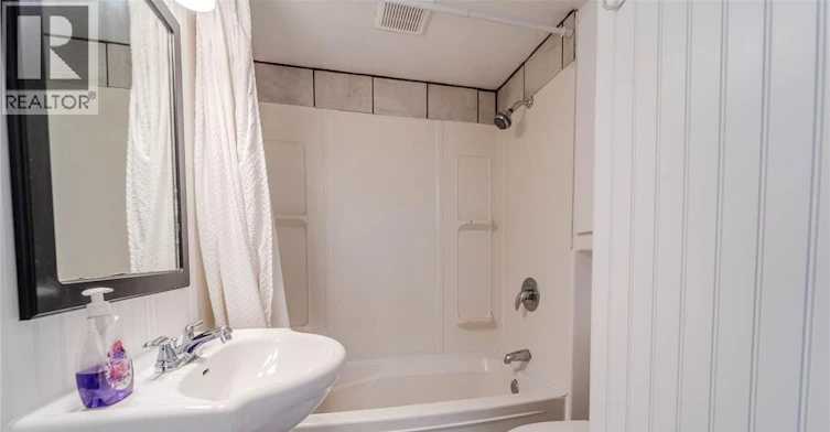 966 Curry Avenue, Windsor, ON, N9B 2C5 - 11