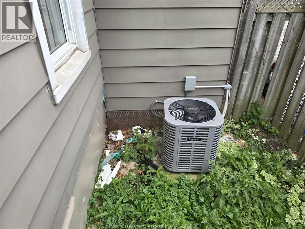 MAIN-1674 Hickory Road, Windsor, ON, N8Y 3T3 - 21