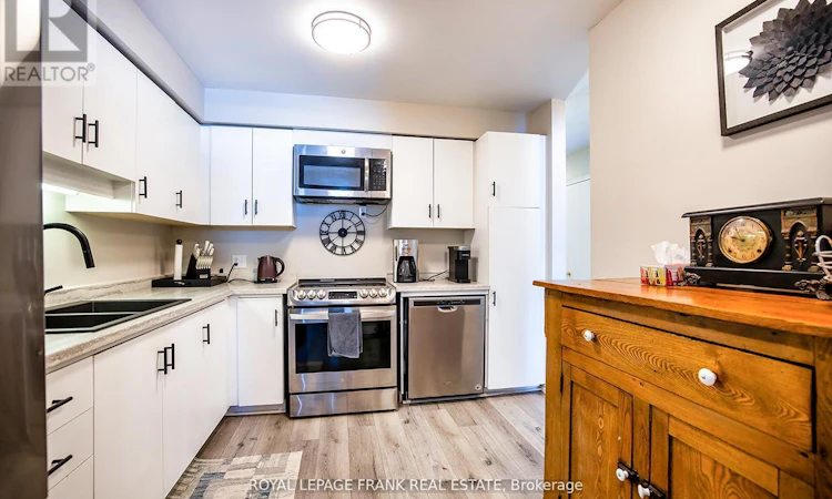 9-433 May Street