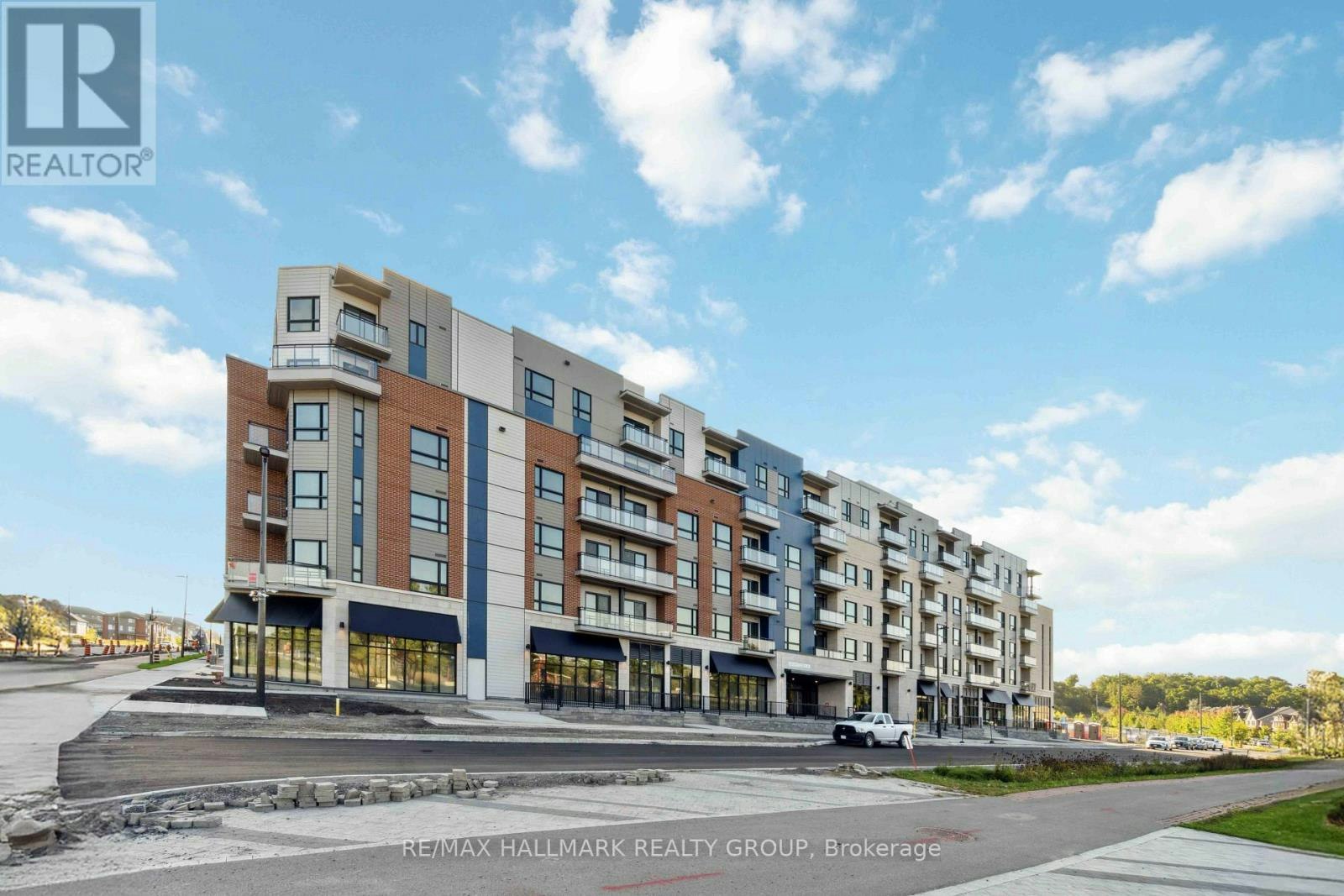211-397 Codds Road, Ottawa, ON, K1K 5C7 - 2