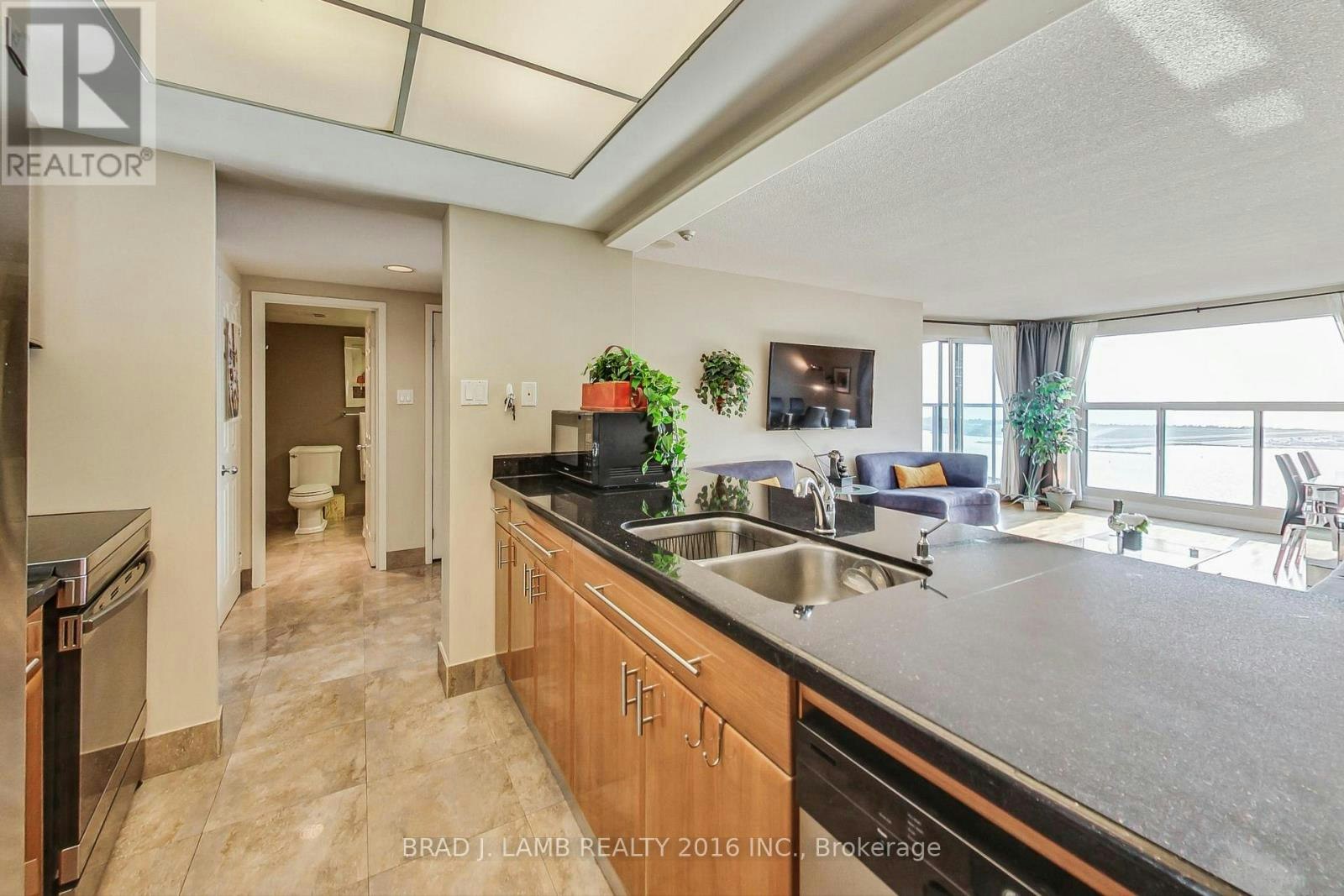 2911-99 Harbour Square, Toronto, ON, M5J 2H2 - 4