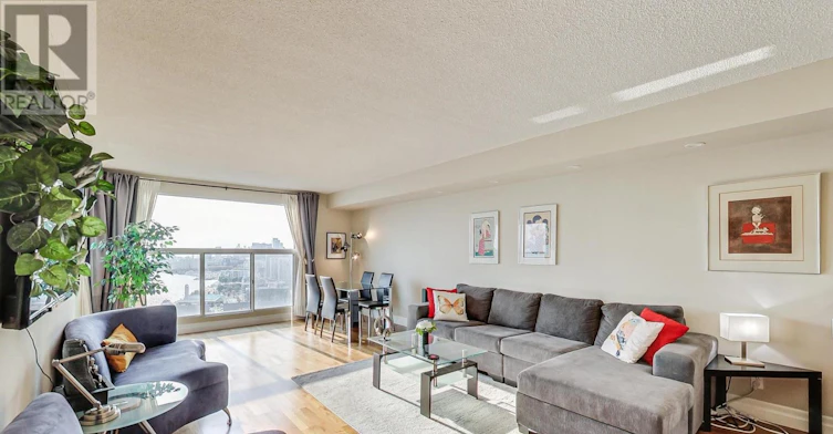 2911-99 Harbour Square, Toronto, ON, M5J 2H2 - 2