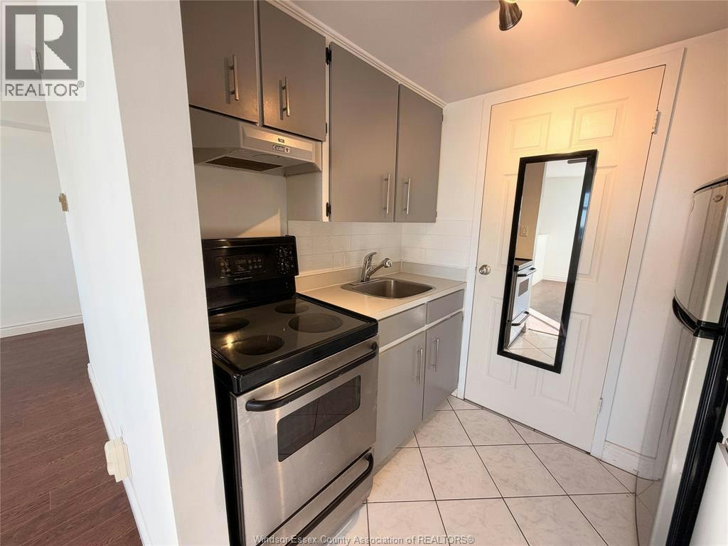 1303-8591 Riverside Drive East, Windsor, ON, N8S 1G3 - 8