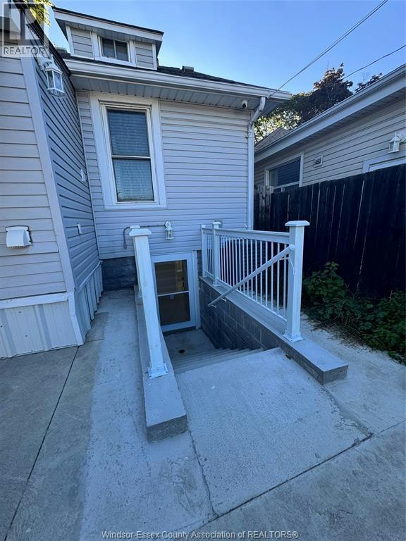 LOWER-1124 Janette Avenue, Windsor, ON, N9A 5A5 - 8