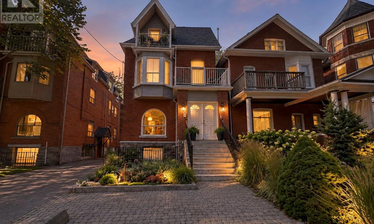 88 Cowan Avenue