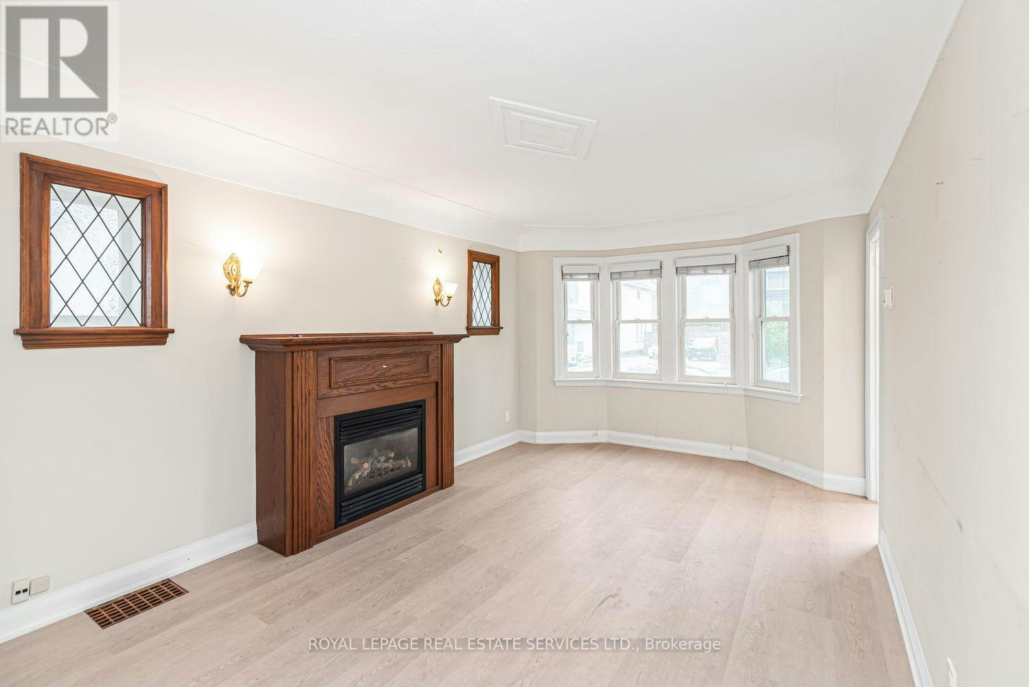 187 2nd Street WEST, Hamilton, ON, L9C 3G2 - 3
