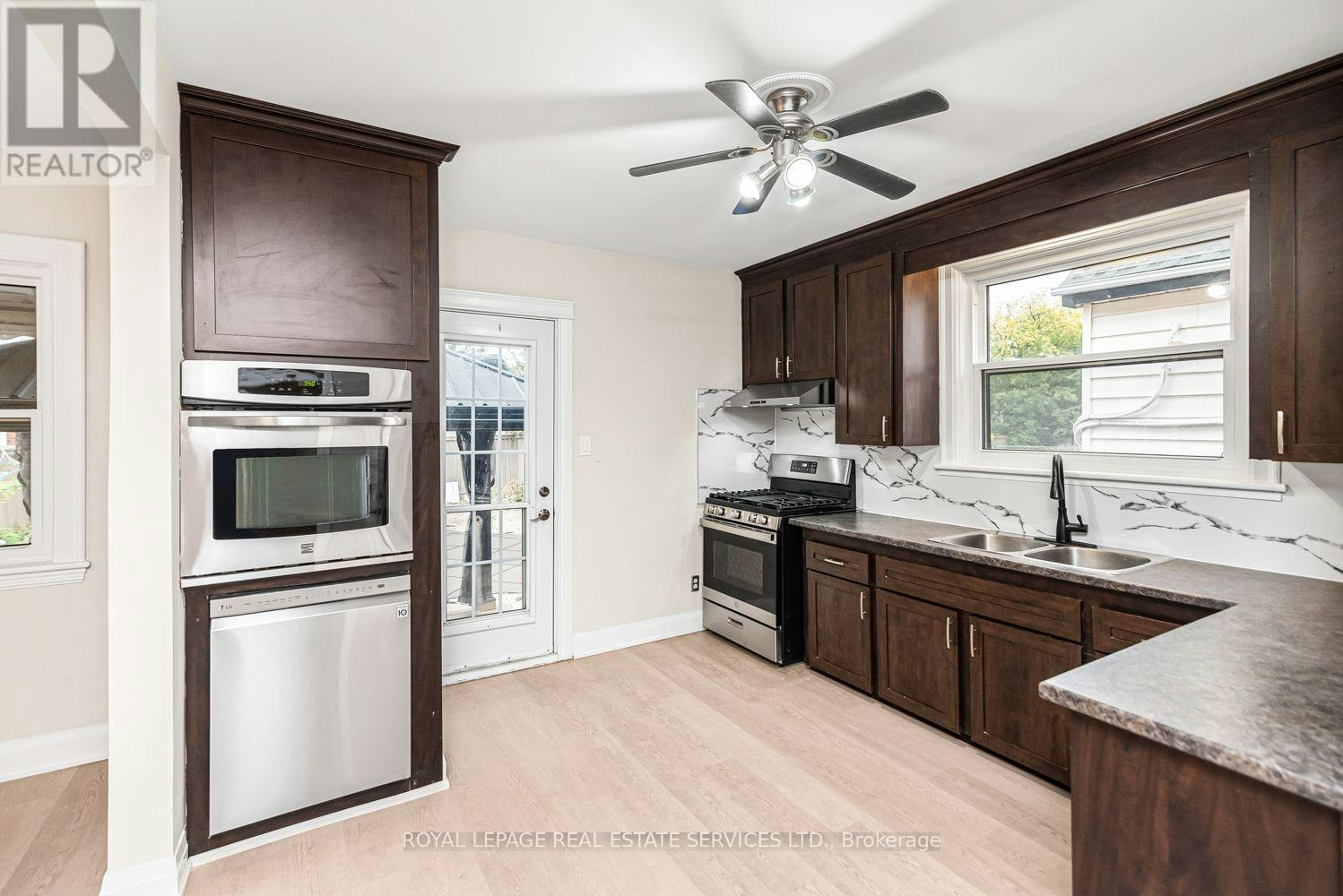 187 2nd Street WEST, Hamilton, ON, L9C 3G2 - 7