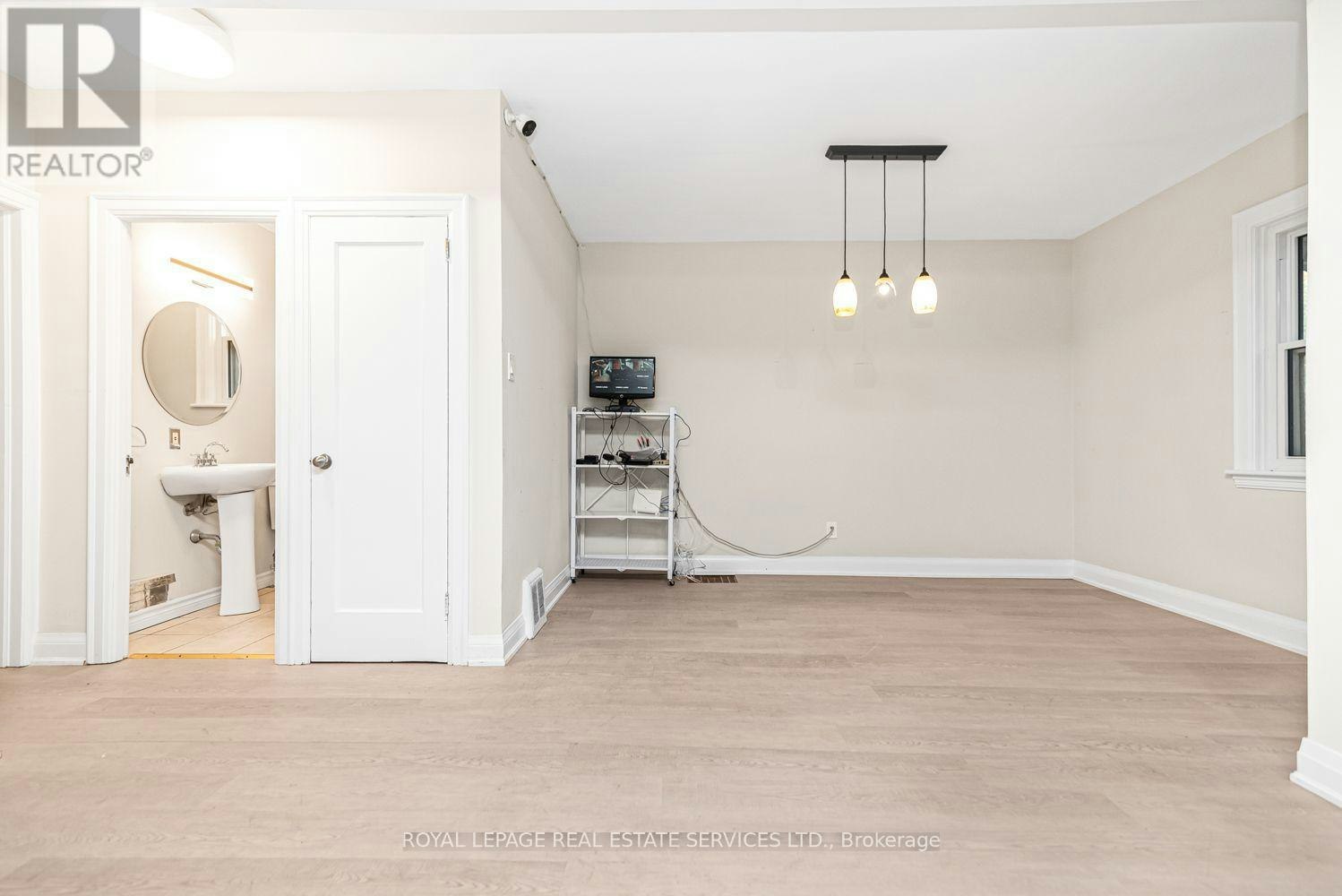 187 2nd Street WEST, Hamilton, ON, L9C 3G2 - 5