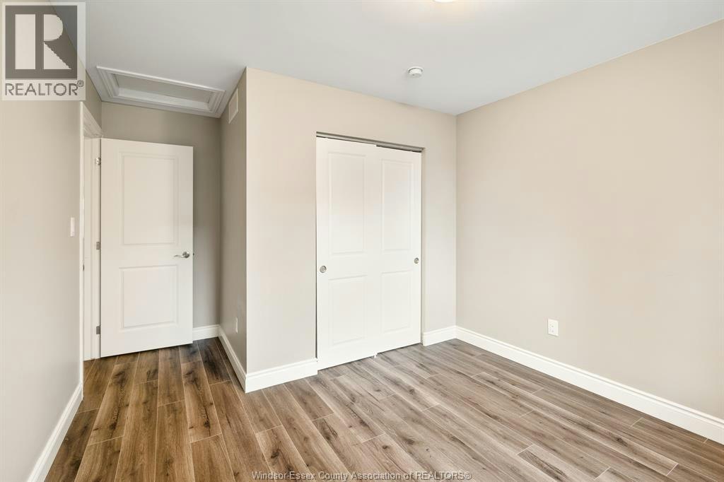 766 Irvine Avenue, Windsor, ON, N8X 2T2 - 18