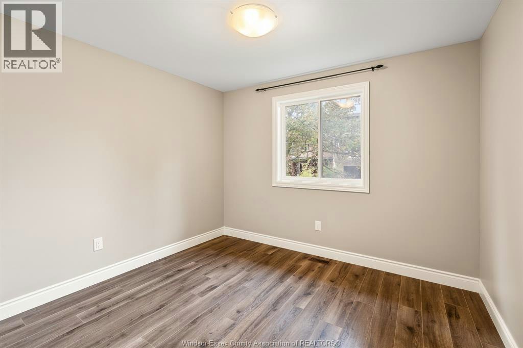 766 Irvine Avenue, Windsor, ON, N8X 2T2 - 17