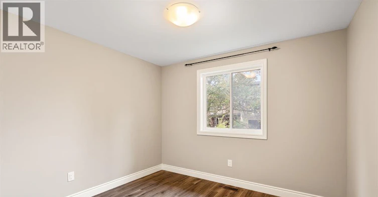 766 Irvine Avenue, Windsor, ON, N8X 2T2 - 17
