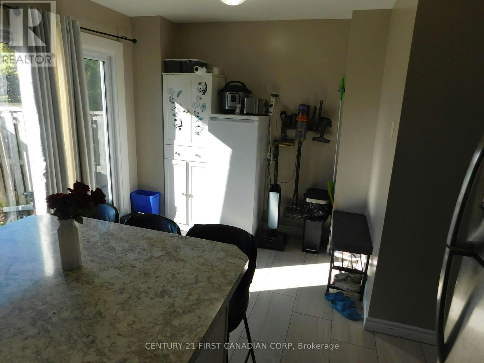 116-70 Fiddlers Green Road, London, ON, N6H 4R4 - 6