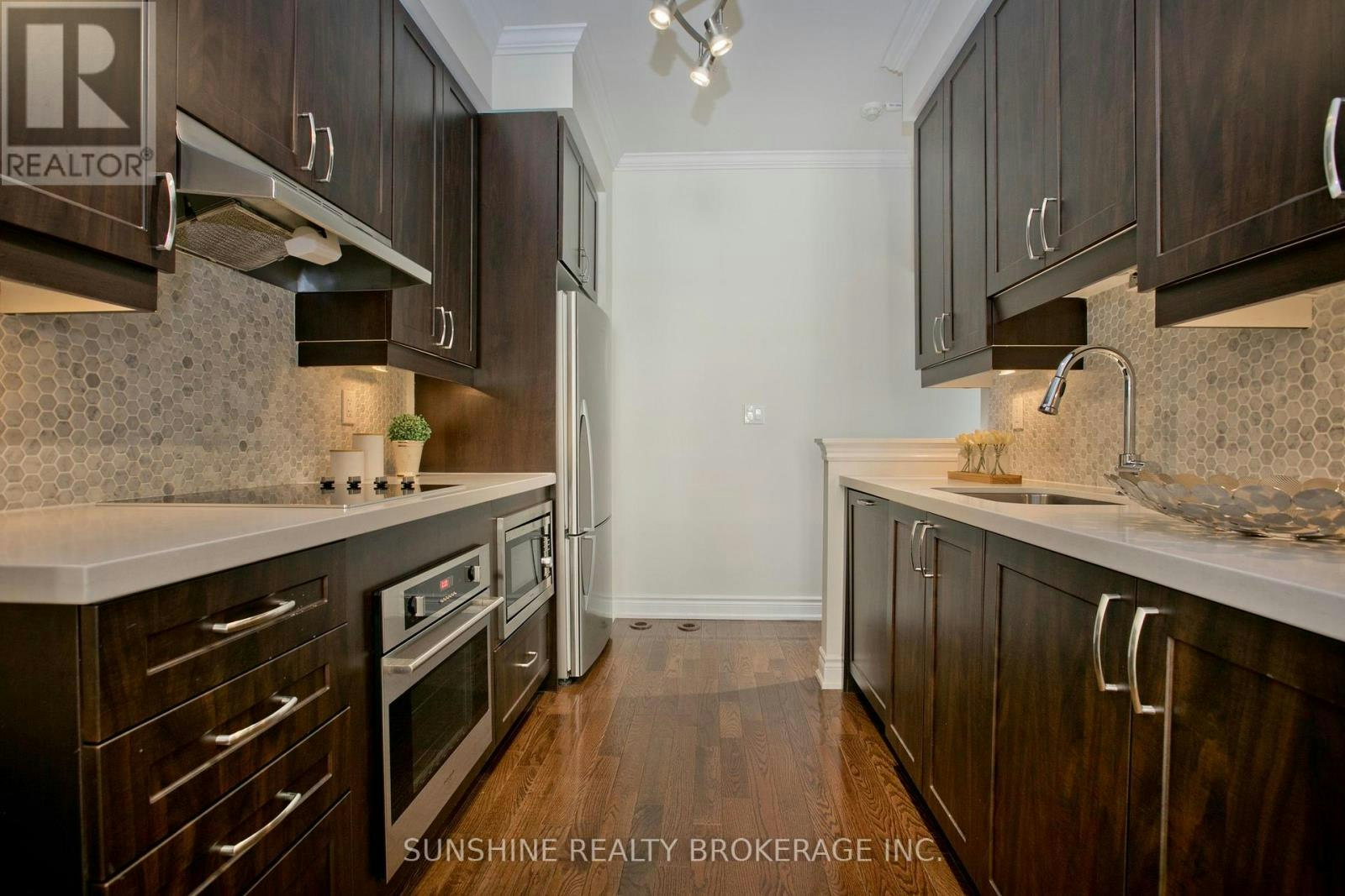12-20 Hargrave Lane, Toronto, ON, M4N 0A4 - 13