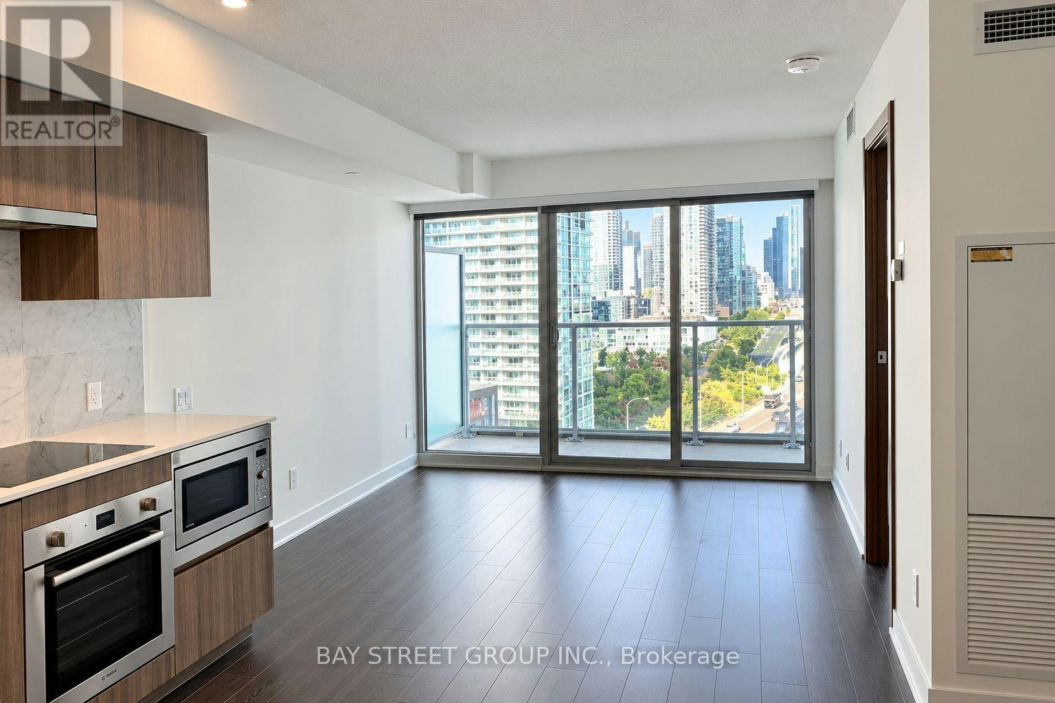 1608-19 Bathurst Street, Toronto, ON, M5V 0N2 - 6