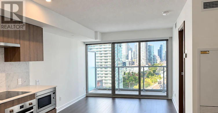 1608-19 Bathurst Street, Toronto, ON, M5V 0N2 - 6