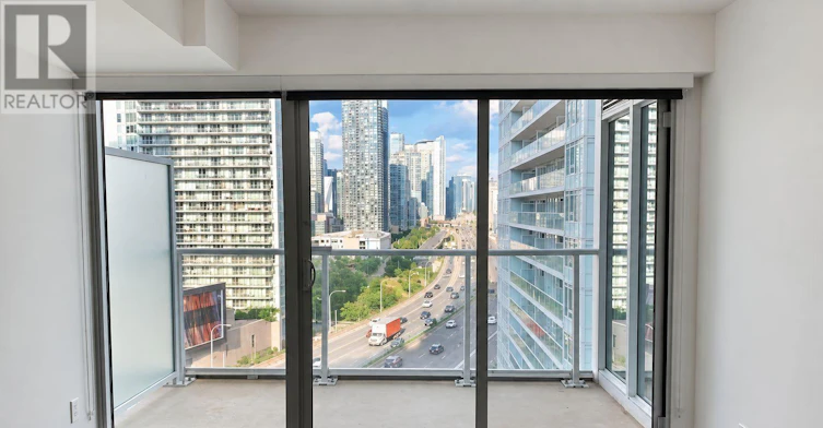 1608-19 Bathurst Street, Toronto, ON, M5V 0N2 - 8