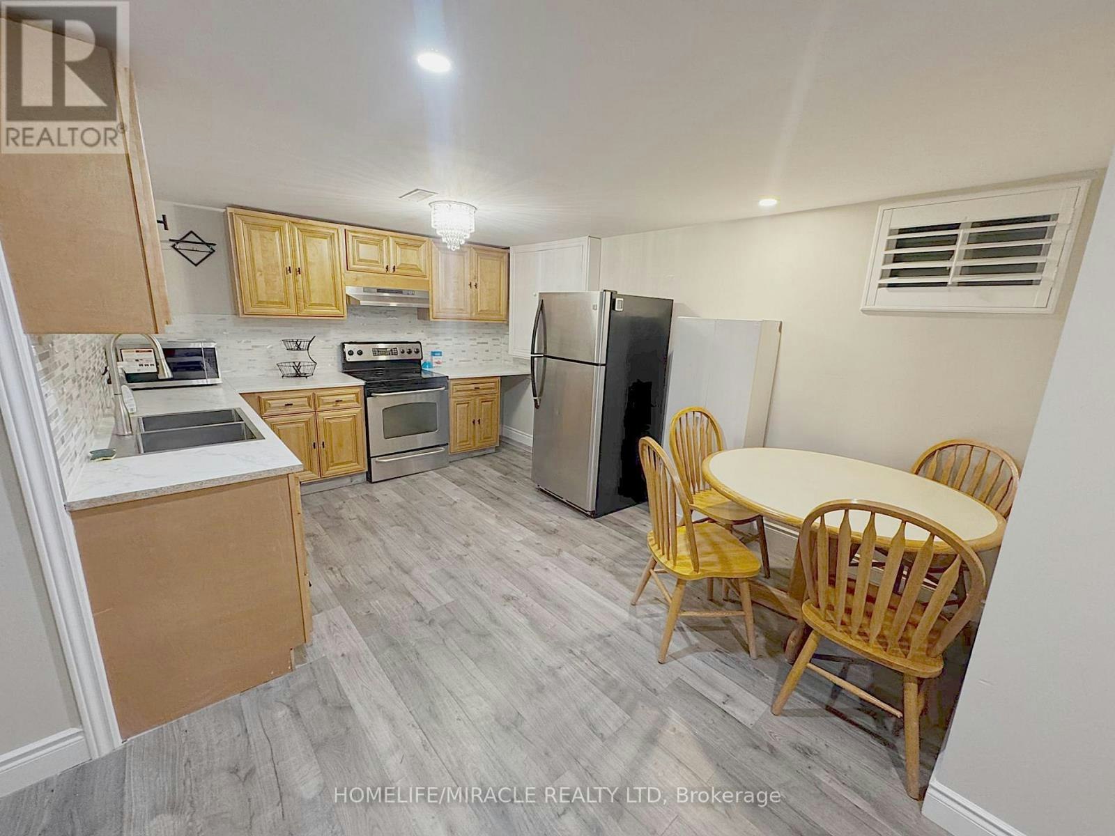 925 Byron Street N, Whitby, ON, L1N 4P2 - 6