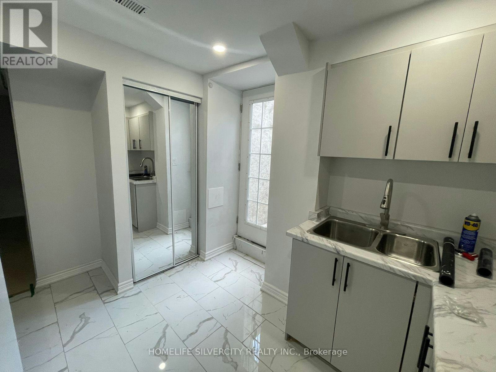 2-29 Dunstable Drive, Whitby, ON, L1M 2L8