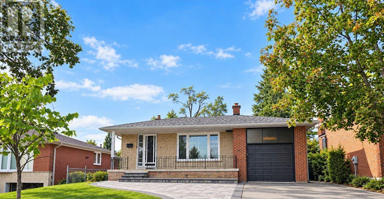 24 Roskell Crescent, Toronto, ON, M3J 1E1