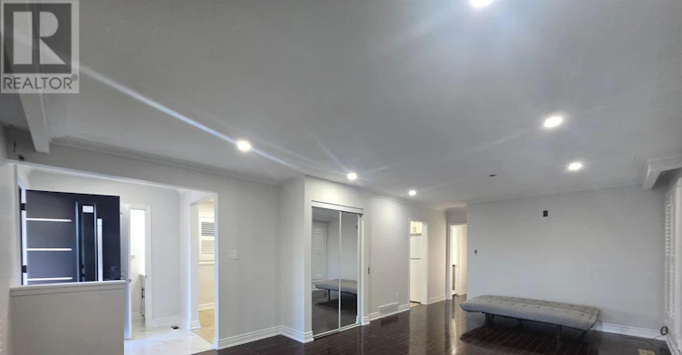 24 Roskell Crescent, Toronto, ON, M3J 1E1 - 7