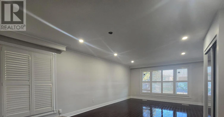 24 Roskell Crescent, Toronto, ON, M3J 1E1 - 4