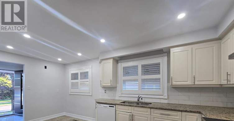 24 Roskell Crescent, Toronto, ON, M3J 1E1 - 10