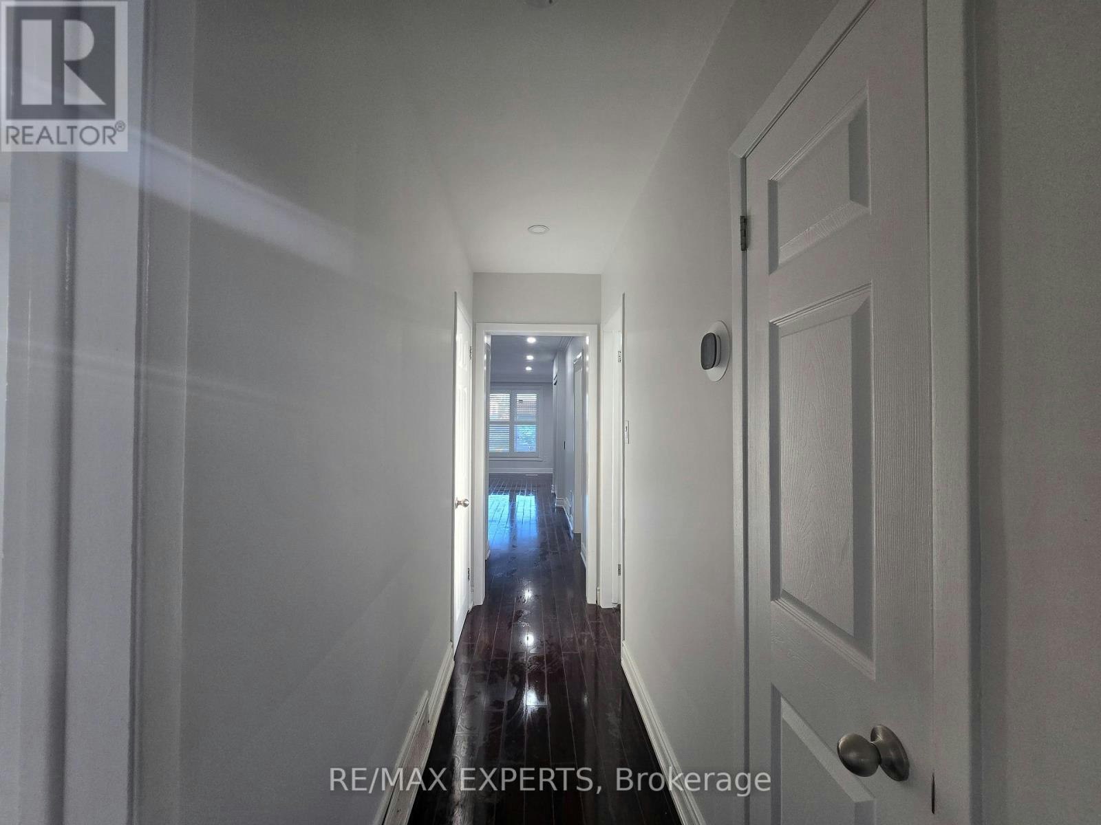 24 Roskell Crescent, Toronto, ON, M3J 1E1 - 12