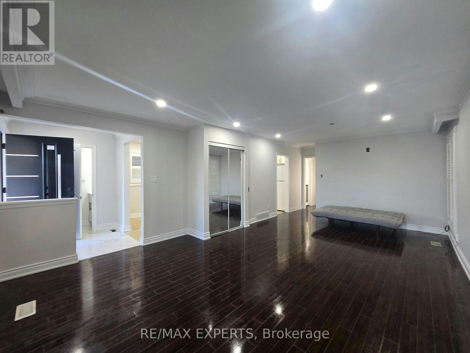 24 Roskell Crescent, Toronto, ON, M3J 1E1 - 6