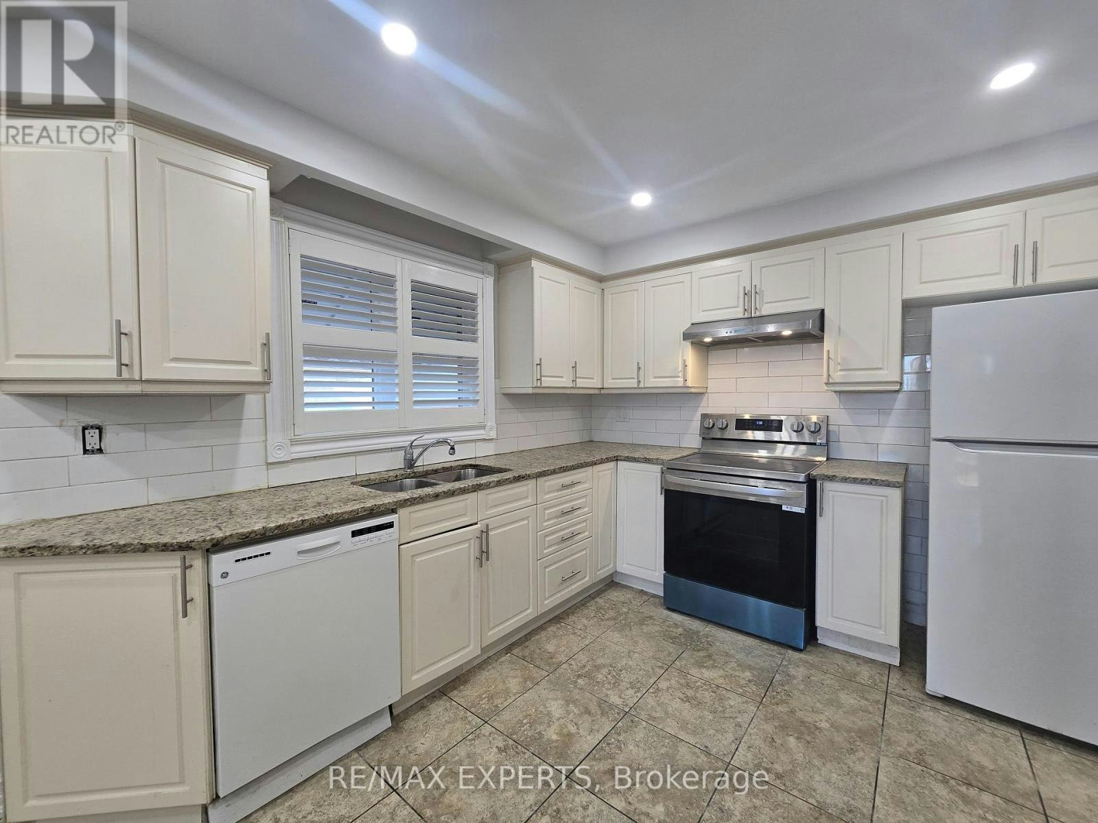 24 Roskell Crescent, Toronto, ON, M3J 1E1 - 8