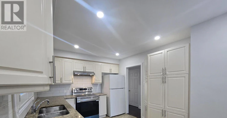 24 Roskell Crescent, Toronto, ON, M3J 1E1 - 9