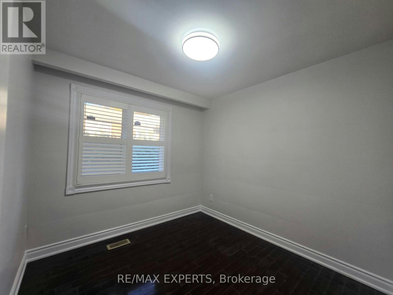 24 Roskell Crescent, Toronto, ON, M3J 1E1 - 18